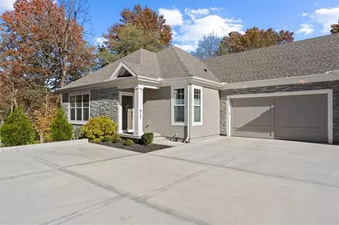 912 E 110th Ter, Kansas City, MO 64131