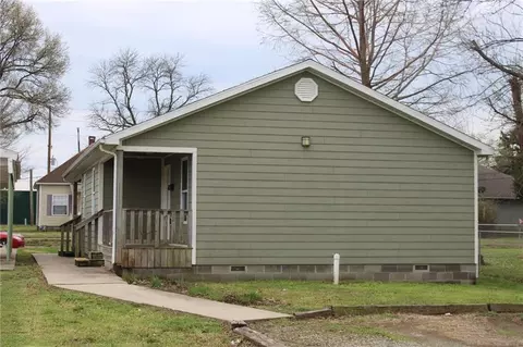 Exterior - 405 E Jackson St, Pittsburg, KS 66762 photo 2 of 3