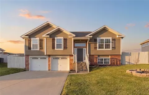 1505 Emerald Way, Warrensburg, MO 64093