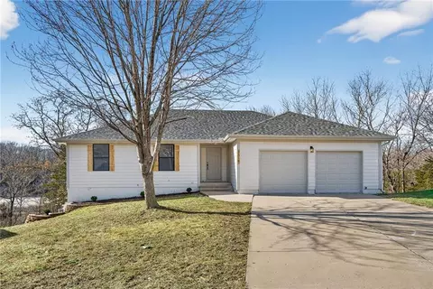 2619 SW Morningside Dr, Blue Springs, MO 64015