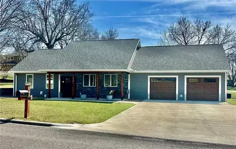 186 N Sunset Dr, Maryville, MO 64468