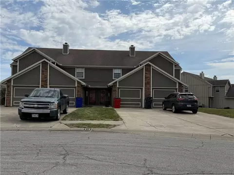 518 NE 6th St #B, Blue Springs, MO 64014