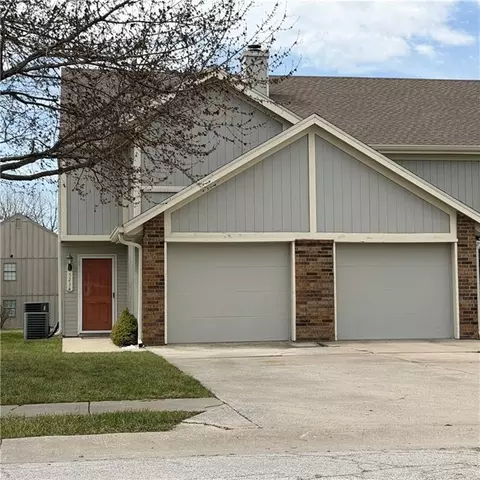 523 NE 6th St #A, Blue Springs, MO 64014