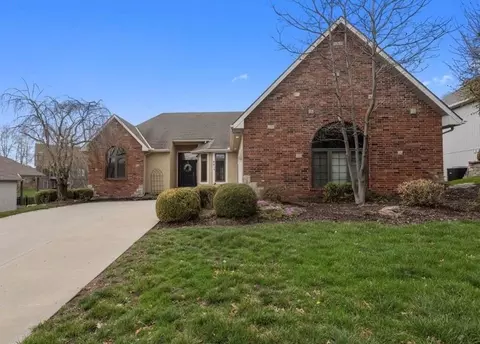 8915 NE 94th Ter, Kansas City, MO 64157