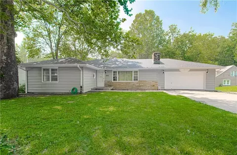 8116 N Main St, Kansas City, MO 64118