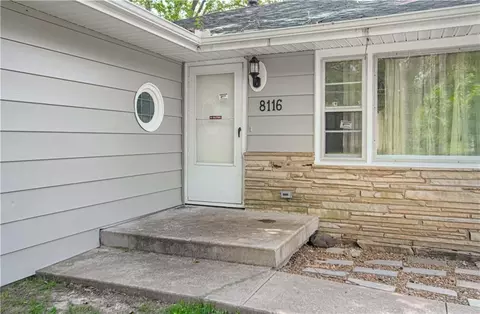 8116 N Main St, Kansas City, MO 64118
