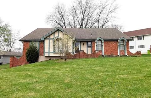 104 London Way, Belton, MO 64012