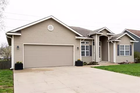 8544 N Ava Ave, Kansas City, MO 64154