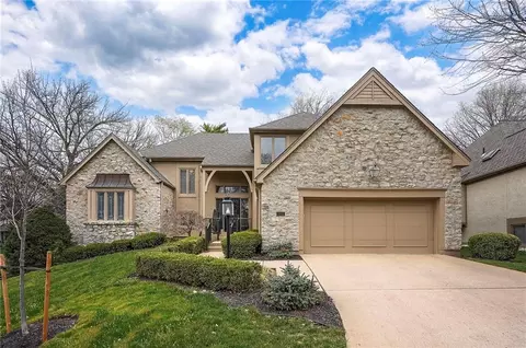 4516 W 125th St, Leawood, KS 66209