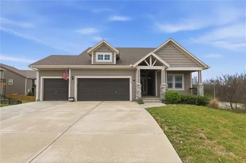 1060 N Sumac St, Olathe, KS 66061