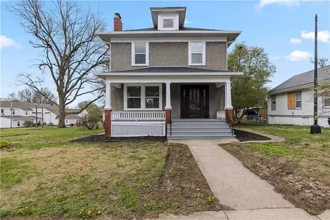 1707 Franklin Ave, Lexington, MO 64067