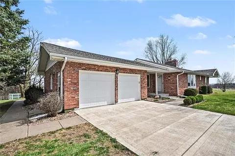 Exterior - 6409 Clinton County Line Rd, Trimble, MO 64492 photo 2 of 12