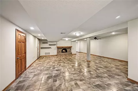 Living - 6409 Clinton County Line Rd, Trimble, MO 64492 photo 4 of 5