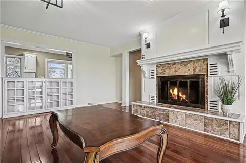 Living - 6409 Clinton County Line Rd, Trimble, MO 64492 photo 3 of 5