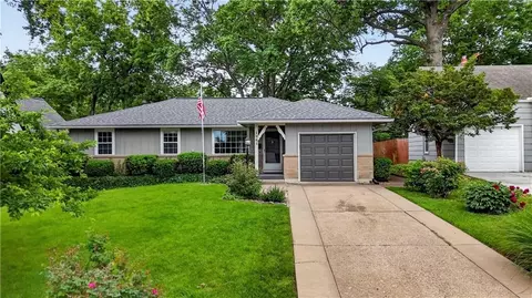 1965 W 73rd St, Prairie Village, KS 66208
