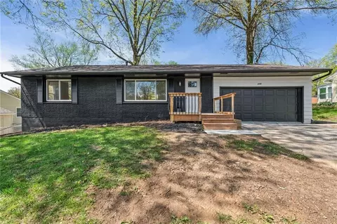 6408 N Central St, Gladstone, MO 64118