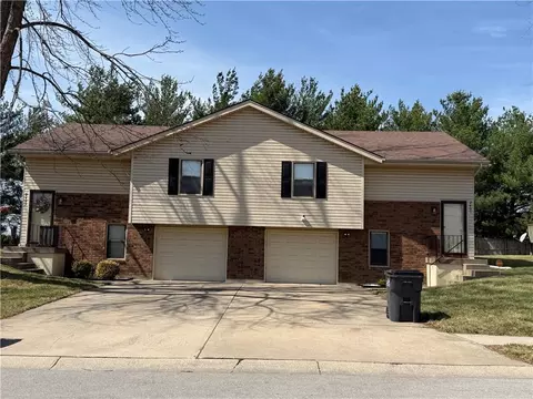 2401 SW 2403 Sw 6th St, Blue Springs, MO 64014