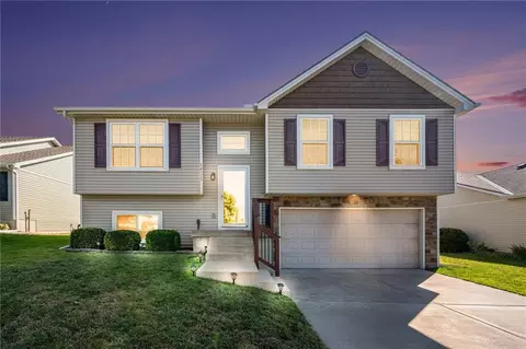 14313 Richmond Ave, Grandview, MO 64030