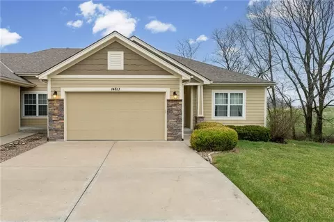 14813 Killarney Ln, Smithville, MO 64089