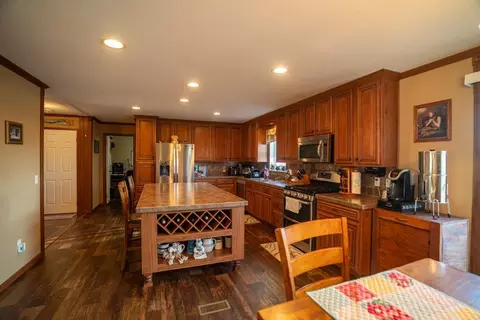 Kitchen - 15017 Botkin Rd, Centerville, KS 66014 photo 1 of 3