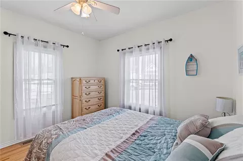 Bedroom - 210 W 4th St, Norborne, MO 64668 photo 4 of 6