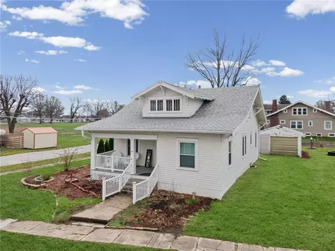 210 W 4th St, Norborne, MO 64668