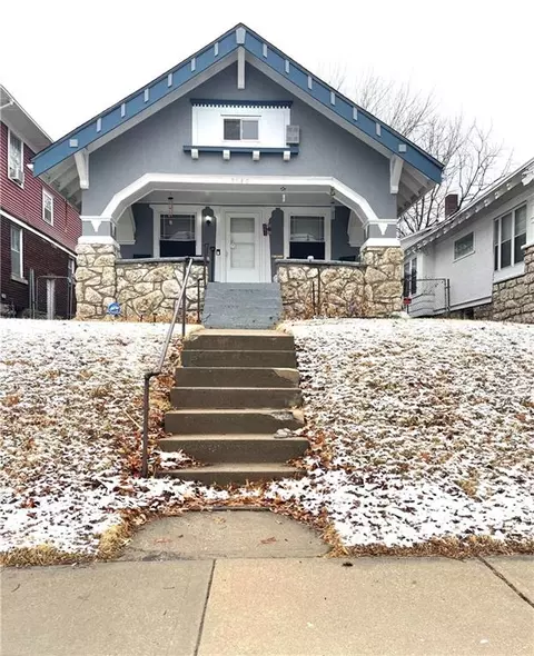 3840 College Ave, Kansas City, MO 64128