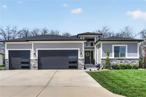 9115 SW 12th St, Lees Summit, MO 64064