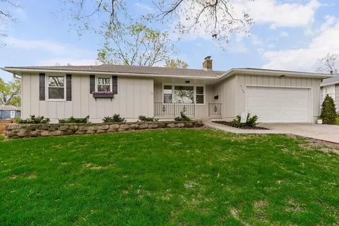 5705 W 78th St, Prairie Village, KS 66208