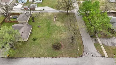 502 E Adams St, Pittsburg, KS 66762