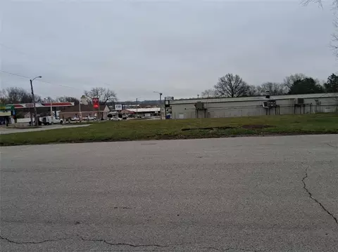 1402 E 9th St, Trenton, MO 64683 photo 5