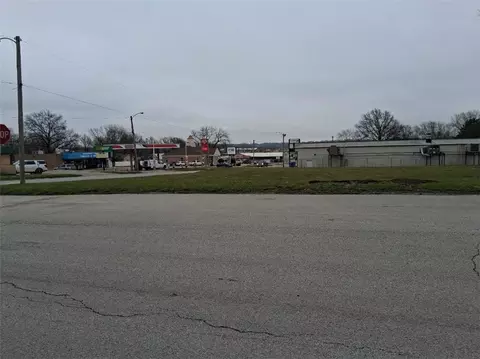1402 E 9th St, Trenton, MO 64683 photo 2