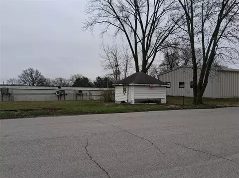 1402 E 9th St, Trenton, MO 64683 photo 4