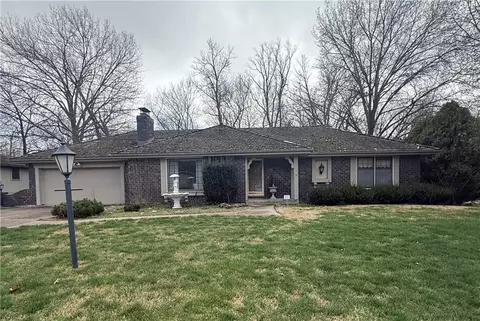 4618 Brookwood Ter, Saint Joseph, MO 64506