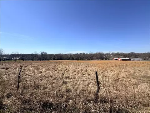 3518 S Old Pink Hill Rd, Oak Grove, MO 64075