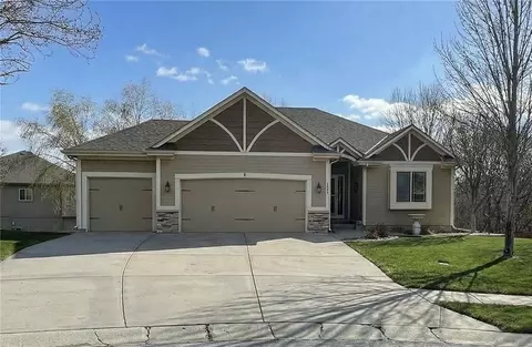 1302 Ashdown Cir, Raymore, MO 64083