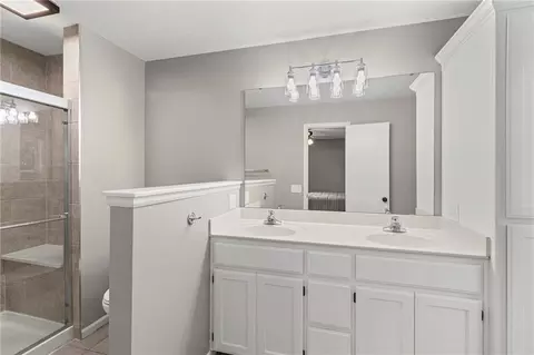 Bath - 6009 Walnut Cv, Trimble, MO 64492 photo 1 of 4