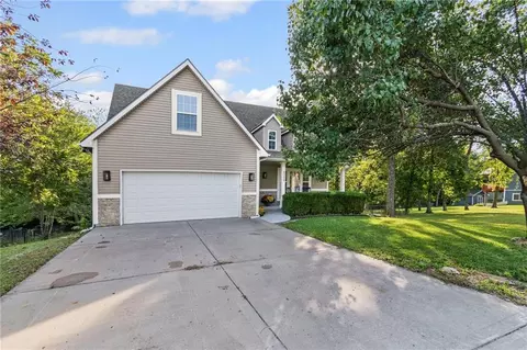 Exterior - 6009 Walnut Cv, Trimble, MO 64492 photo 2 of 9