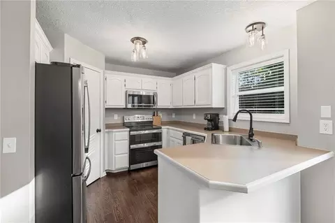 Kitchen - 6009 Walnut Cv, Trimble, MO 64492 photo 2 of 3
