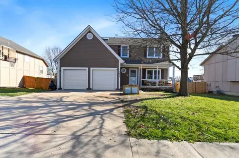 1405 Cypress Dr, Greenwood, MO 64034