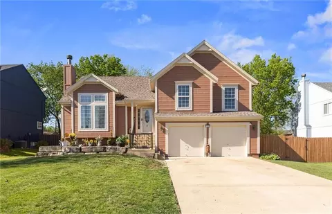 20490 W 219th Ter, Spring Hill, KS 66083