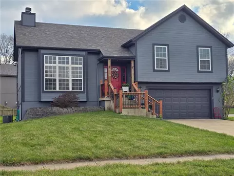 20855 W 227th St, Spring Hill, KS 66083