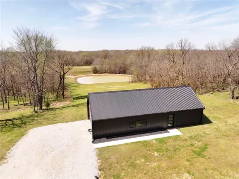 View/Area - 107 SE 40th Rd, Lamar, MO 64759 photo 1 of 27