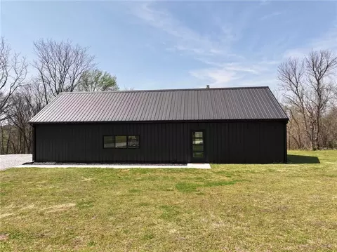 Exterior - 107 SE 40th Rd, Lamar, MO 64759 photo 1 of 6