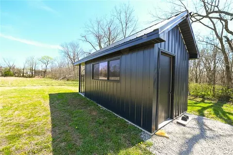 Exterior - 107 SE 40th Rd, Lamar, MO 64759 photo 5 of 6