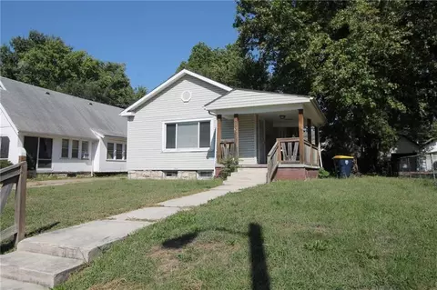 2230 E 67th Ter, Kansas City, MO 64132