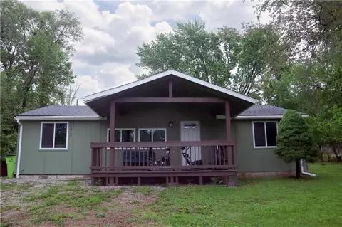 Exterior - 16107 Eastern Ave, Belton, MO 64012 photo 2 of 4