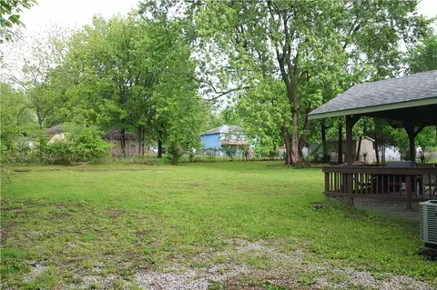 Exterior - 16107 Eastern Ave, Belton, MO 64012 photo 4 of 4