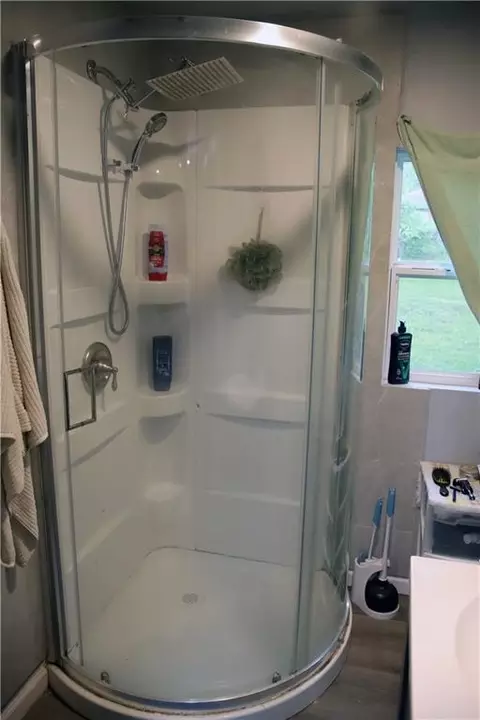 Bath - 16107 Eastern Ave, Belton, MO 64012 photo 3 of 5