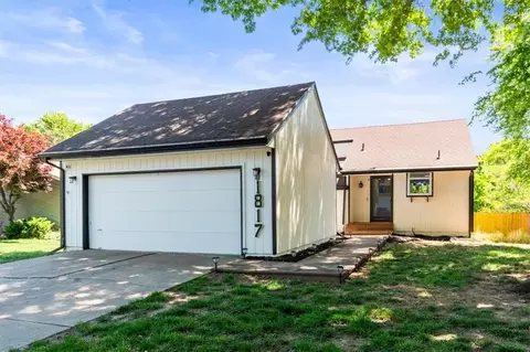 1817 NE Gatewood Dr, Lees Summit, MO 64086